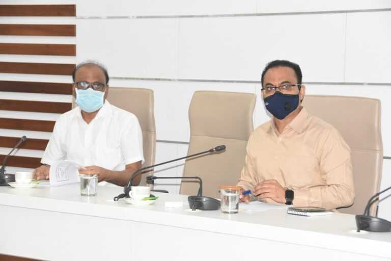 मनोरुग्‍णांच्‍या पुनर्वसनाचा सर्वंकष आराखडा तयार करा- जिल्‍हाधिकारी डॉ. देशमुख