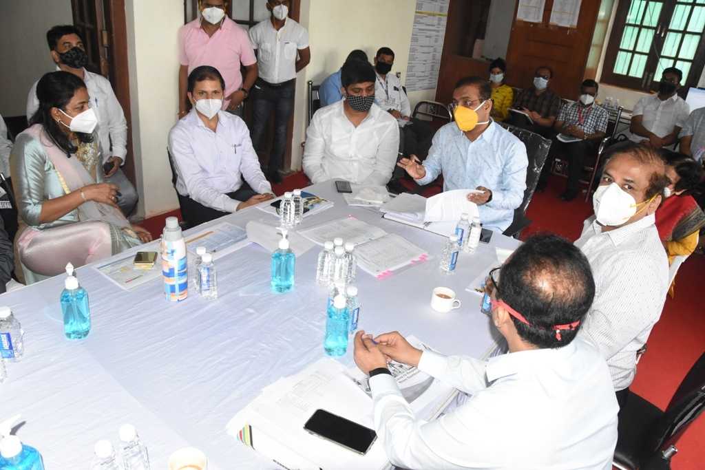 जम्बो कोविड रुग्णालयात आवश्यक त्या सर्व सुविधांचे काम सात दिवसात पूर्ण करा-आरोग्यमंत्री राजेश टोपे