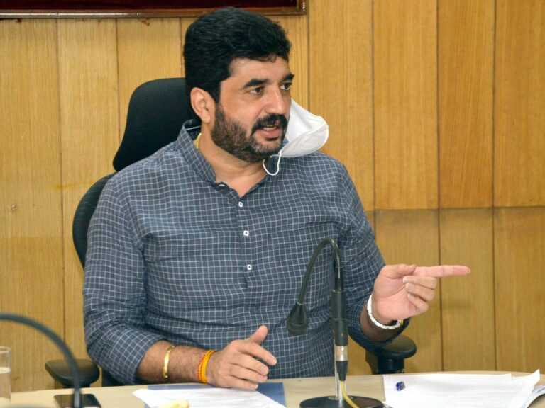 वैद्यकीय महाविद्यालयाच्या कामाला वेग !  महापौर मुरलीधर मोहोळ