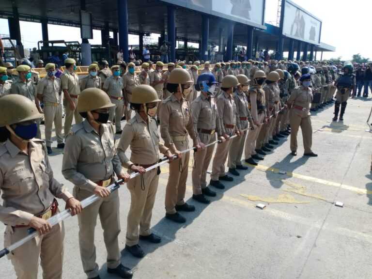 राहुल गांधी, प्रियंका गांधींसह पाच जणांना हाथरसला जाण्याची परवानगी