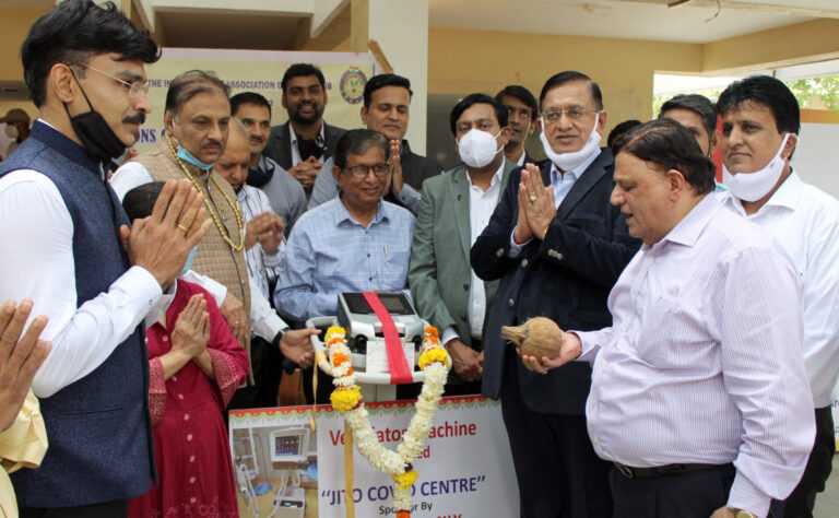 जीतो कोविड सेंटरला मित्तल परिवार, लायन्स क्लब ऑफ पूना गणेशखिंडतर्फे व्हेंटिलेटर भेट