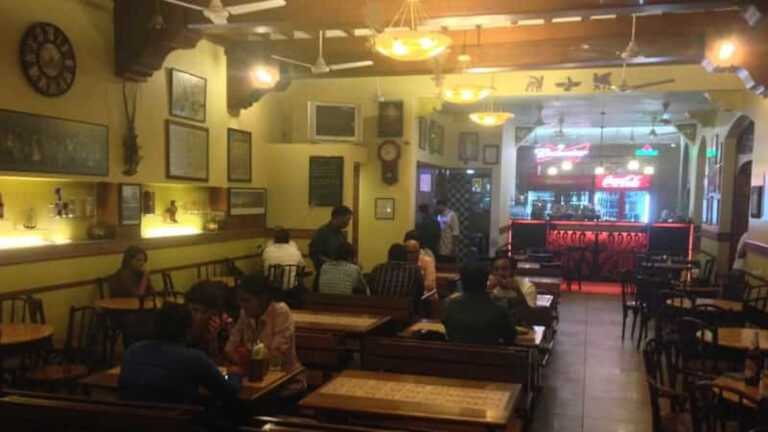 आता मुंबईत बार, हॉटेल, रेस्टॉरंट, फुड कोर्ट सकाळी 7 ते रात्री साडेअकरा वाजेपर्यंत सुरू