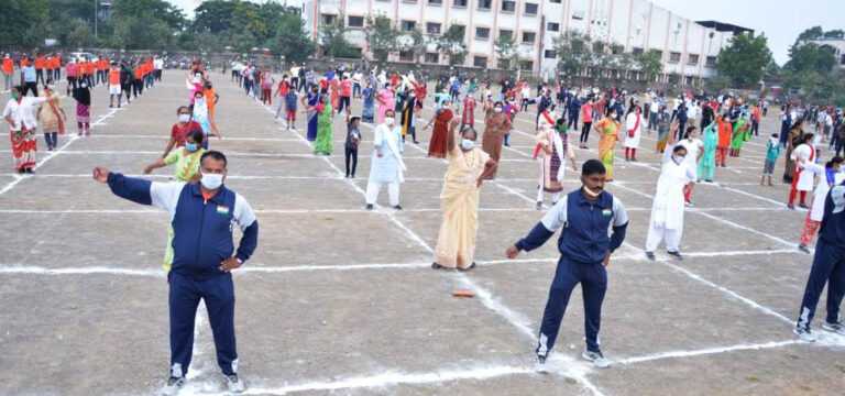 सामूहिक योग व कवायतीचा उपक्रम कौतुकास्पद – कृषिमंत्री दादाजी भुसे