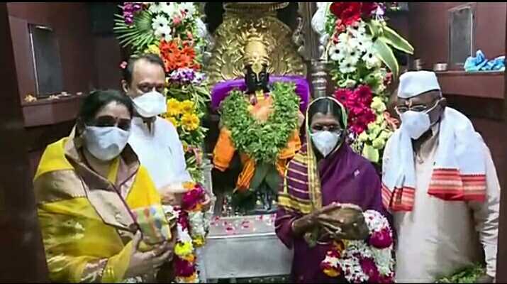 लस लवकर येऊ दे, अवघे जग कोरोनामुक्त होऊ दे-अजित पवार यांचे विठ्ठलाच्या चरणी साकडं