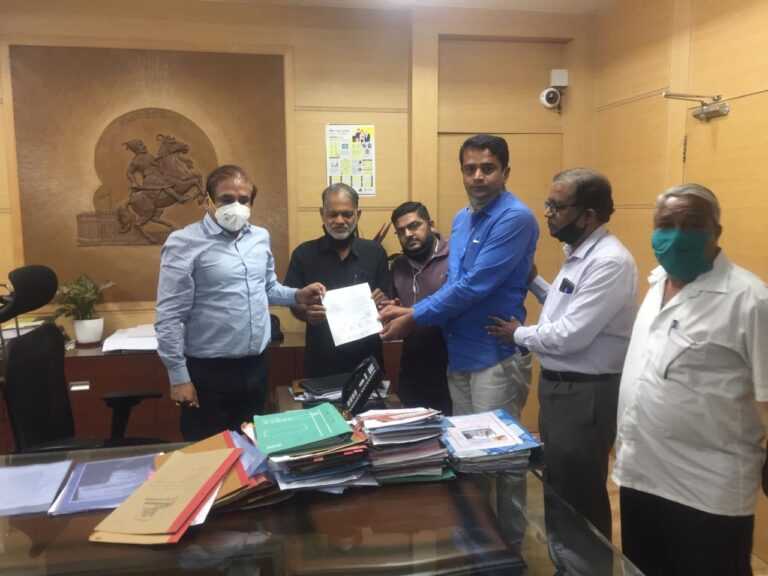 नाट्यगृहे सुसज्ज ठेवा , आंदोलनास भाग पाडू नका