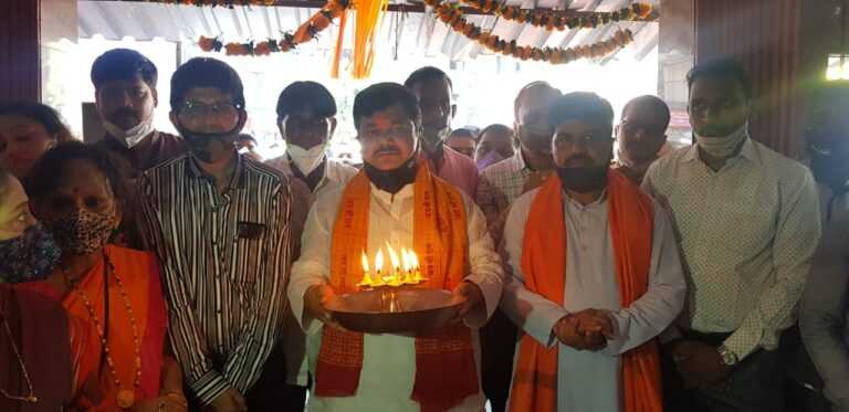 बोरिवली हनुमान मंदिर येथे साजरा झाला आनंदोत्सव