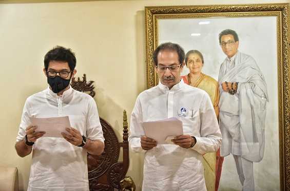 मुख्यमंत्री उद्धव ठाकरे यांनी केले संविधानाच्या उद्देशिकेचे सामूहिक वाचन