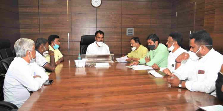 सुशिक्षित बेरोजगार अभियंत्यांना विनानिविदा काम वाटपाची मर्यादा १५ लाख करण्यासंदर्भात सकारात्मक – राज्यमंत्री दत्तात्रय भरणे