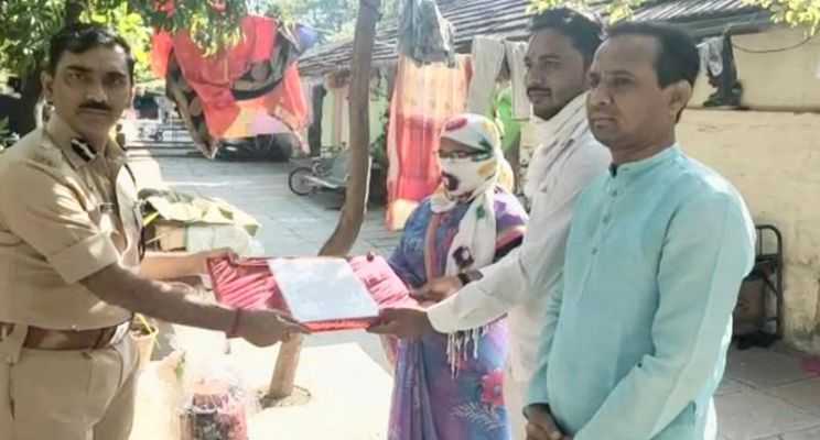 गृहमंत्र्यांच्या पत्राने गहिवरले कोरोना शहीद पोलीसाचे कुटुंबीय