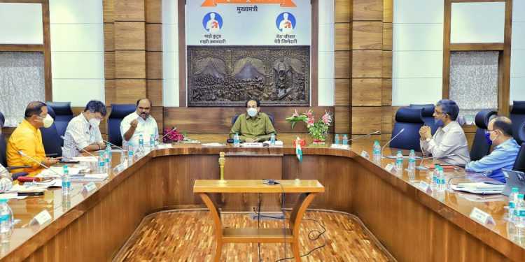 म्हाडा वसाहतीच्या गृहनिर्माण संस्थांना सेवाशुल्कावर सूट देण्यासंदर्भात सकारात्मक निर्णय घेणार – मुख्यमंत्री उद्धव ठाकरे