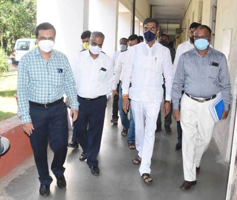 नवनवीन प्रगत व्यवसाय अभ्यासक्रम सुरु होण्यासाठी प्रयत्न करणार-राज्यमंत्री शंभूराज देसाई