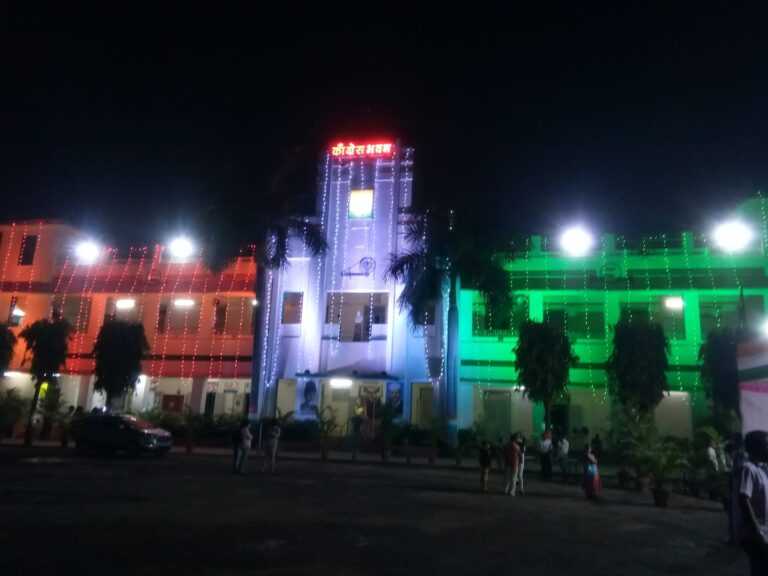 परंपरेला छेद अन गुढघ्याला बाशिंग -कॉंग्रेसमध्ये गोंधळ