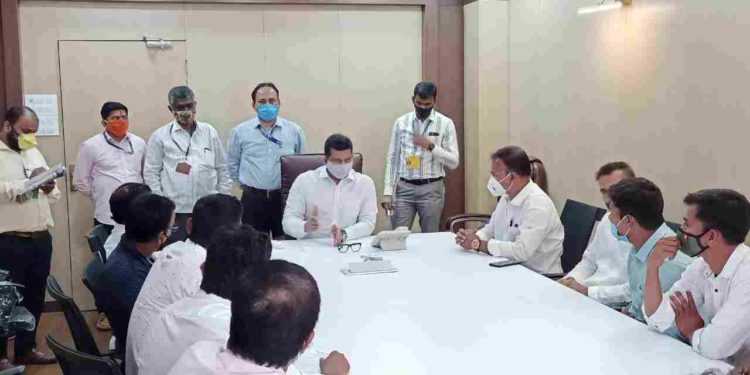 राज्यातील ‘जलक्रीडा’ (Water Sport) सुरू करण्याबाबत लवकरच आदर्श कार्यप्रणाली – मंत्री अस्लम शेख