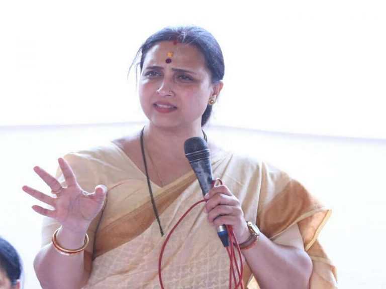 मुख्यमंत्री हॉलीडेमुड मध्ये तर गृहमंत्री विकेंडमुड मध्ये ..चित्रा वाघ संतापल्या