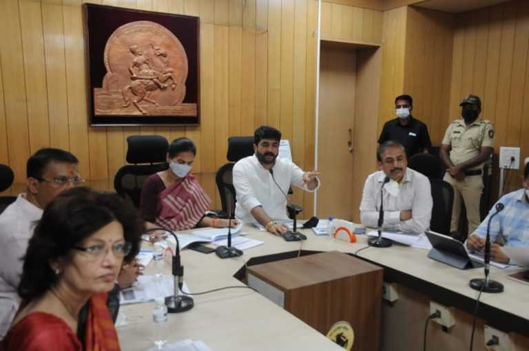 कोरोनाच्या संभाव्य तिस-या लाटेसाठी प्रतिबंधात्मक उपाययोजना सांगा -केंद्रिय आरोग्य राज्यमंत्री डॉ. भारती पवार यांचा पुणे महापालिकेला सवाल