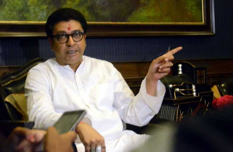 आतातरी मराठी माणसांना हे कळायला हवं !