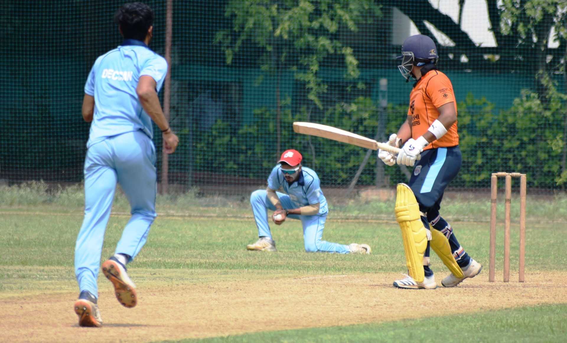 दोशी इंजिनियर्स करंडक आंतरक्लब 25 वर्षांखालील निमंत्रित क्रिकेट स्पर्धेत व्हेरॉक वेंगसरकर क्रिकेट अकादमी संघाचा सलग तिसरा विजय