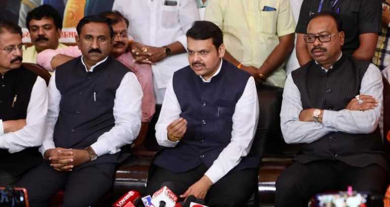 अमरावती हिंसाचाराबाबत देवेंद्र फडणवीसांची चौकशीची मागणी