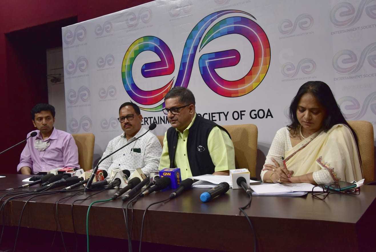 हेमा मालिनी आणि प्रसून जोशी यांना 2021 चा ‘इंडियन फिल्म पर्सनॅलिटी ऑफ द इयर’ पुरस्कार दिला जाणार