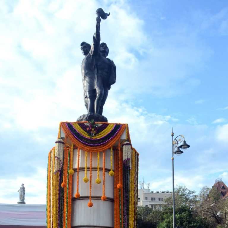 मुख्यमंत्री उद्धव ठाकरे यांचे संयुक्त महाराष्ट्र चळवळीतील हुतात्म्यांना अभिवादन