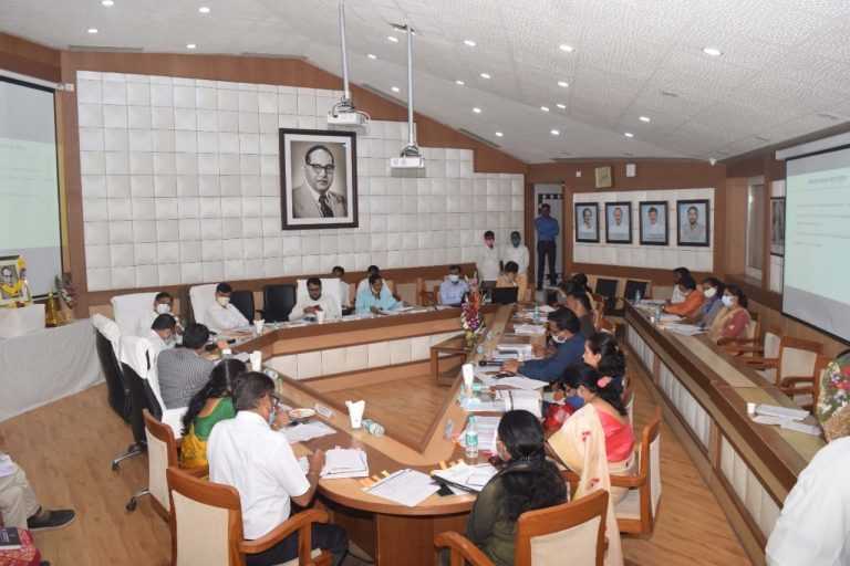 बार्टीने अनुसूचित जातीतील बेरोजगारांना कौशल्य विकासाचे प्रशिक्षण द्यावे-ज.मो.अभ्यंकर