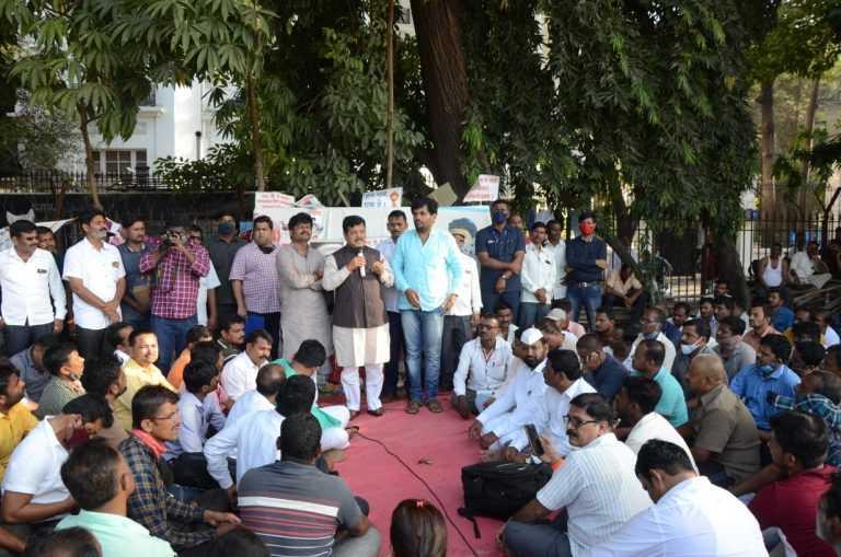 कर्मचा-यांना कोरडी सहानुभूती नको,फक्त विलिनीकरणाचा निर्णय घ्या विरोधी पक्ष नेते प्रविण दरेकर