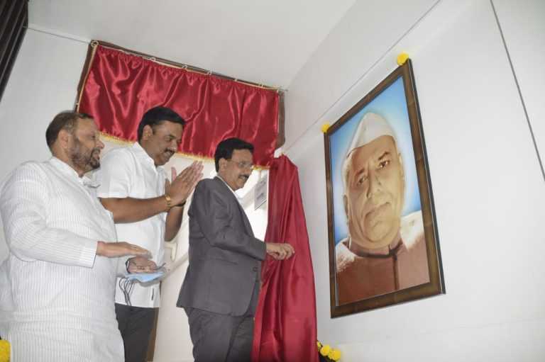 राष्ट्रवादी काँग्रेस कार्यालयात स्व. यशवंतराव चव्हाण सभागृहाचे नामकरण