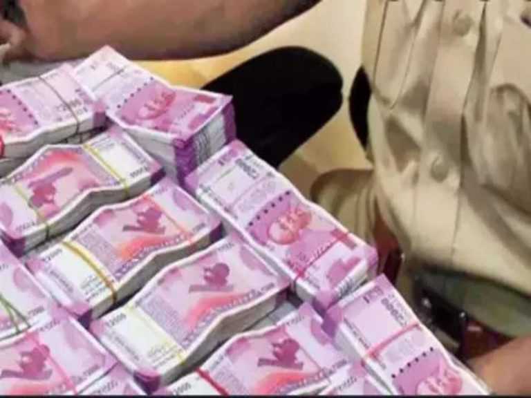 प्राप्तिकर विभागाचे छापे:मुंबई सह गुजरात मध्ये २० ठिकाणी शोध मोहीम-100 कोटी रुपयांपेक्षा जास्त बेहिशोबी उत्पन्न आढळले