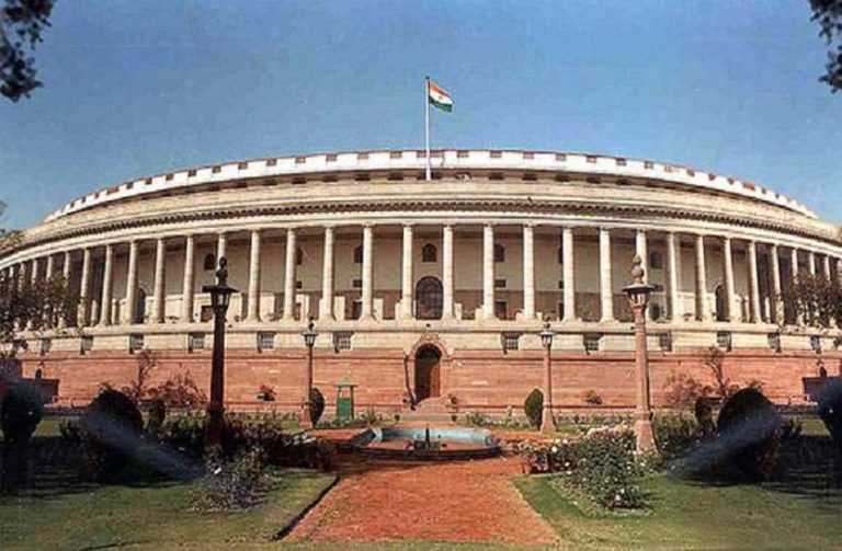 मागच्या सत्रात गोंधळप्रकरणी या सत्रात आज १२ खासदार निलंबित