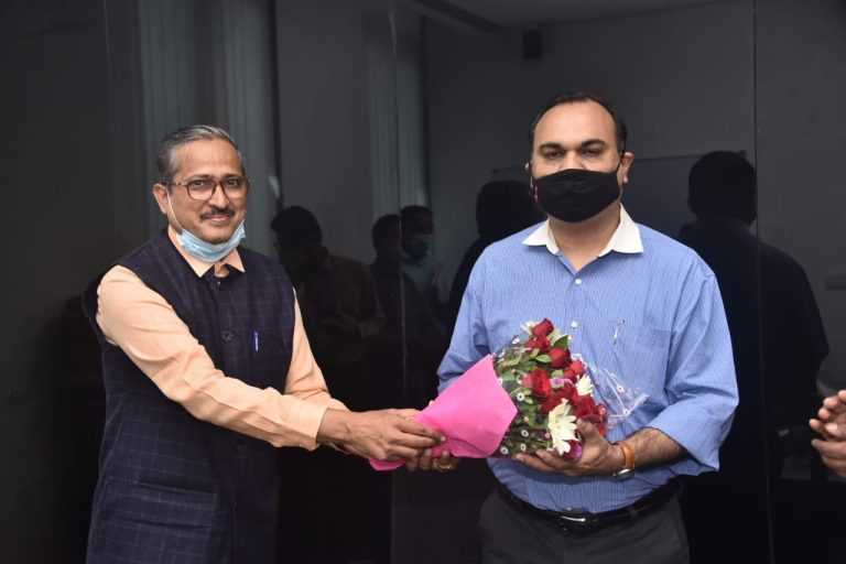 सनदी अधिकारी दीपक कपूर यांनी स्वीकारला माहिती व जनसंपर्क महासंचालक तथा सचिव पदाचा कार्यभार