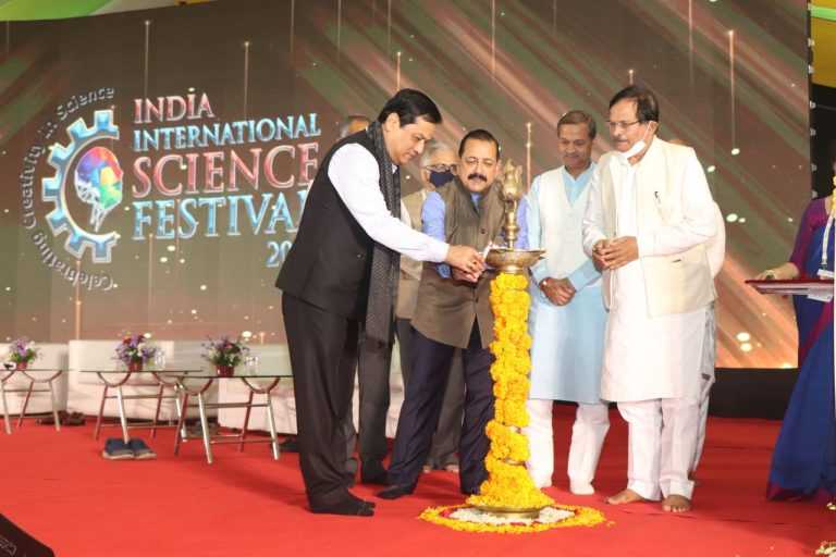 गोव्यात पणजी येथे सातव्या भारतीय आंतरराष्ट्रीय विज्ञान महोत्सवाचे  केंद्रीय मंत्री डॉ जितेंद्र सिंह यांच्या हस्ते उद्घाटन