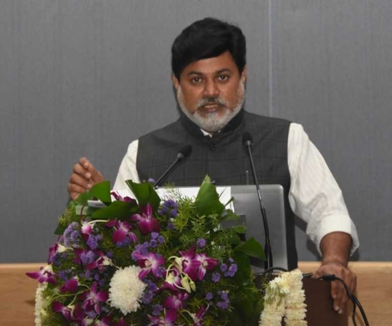 तंत्रज्ञानाने सक्षम पिढी घडविण्यासाठी काम करा-उच्च व तंत्र शिक्षण मंत्री उदय सामंत