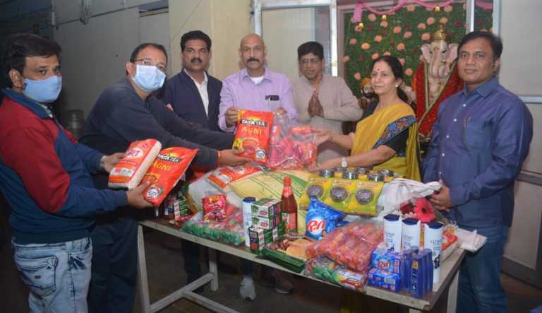 वंचितांना आधार देताना उजळते गणेशमंडळांची प्रतिमा-सामाजिक कार्यकर्ते आनंद सराफ