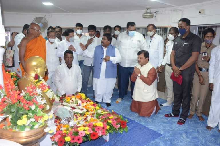 विरोधी पक्षनेते प्रविण दरेकर यांचे डॉ. बाबासाहेब आंबेडकर यांच्या स्मृतींना अभिवादन!