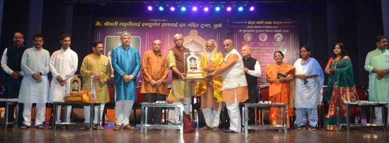 सामाजिक संस्था व व्यक्तिंमुळे समाजाचा गाडा योग्यरितीने सुरु-ज्येष्ठ साहित्यिक डॉ.सदानंद मोरे