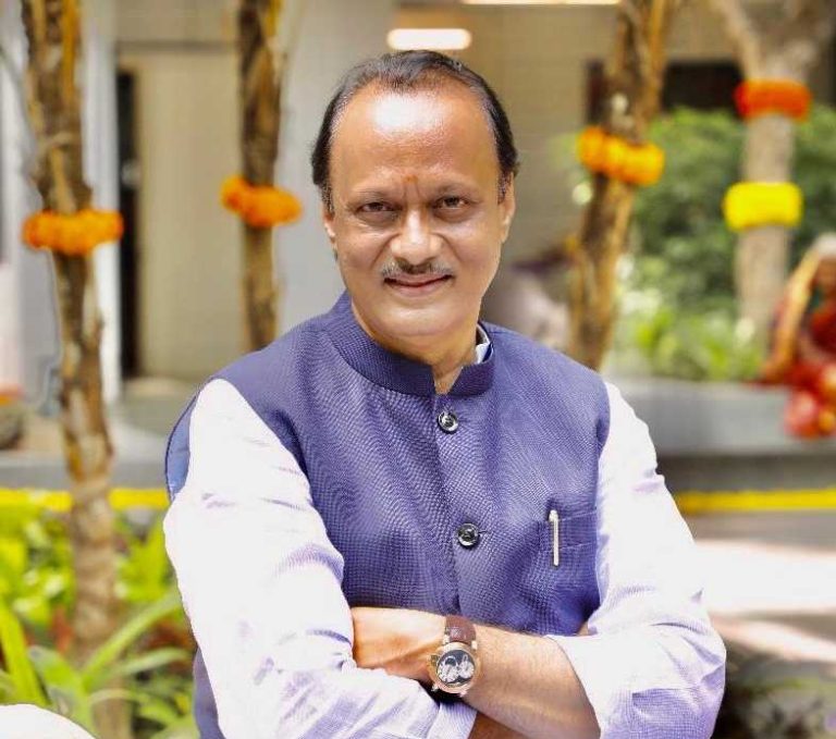पुणे जिल्हा बँकेवर उपमुख्यमंत्री अजित पवार बिनविरोध; सतीश काकडेंची माघार