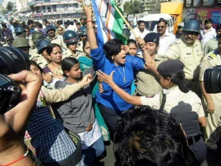 मनसेच्या वाघिणीने का सोडला पक्ष ?