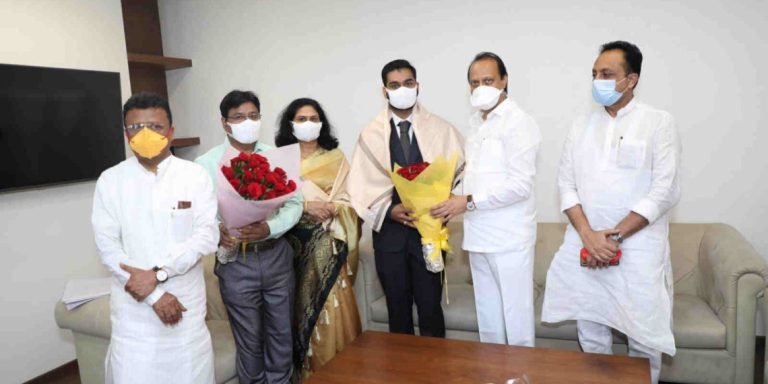 सीडीएस परीक्षेत देशात प्रथम आलेल्या अपूर्व पडघान याचे उपमुख्यमंत्र्यांनी केले कौतुक