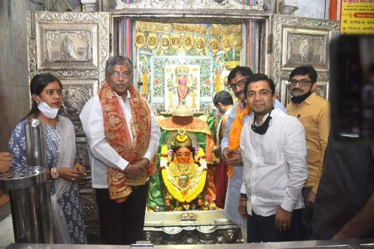 मोदींंच्या दीर्घायुष्यासाठी मुंबादेवीला प्रार्थना