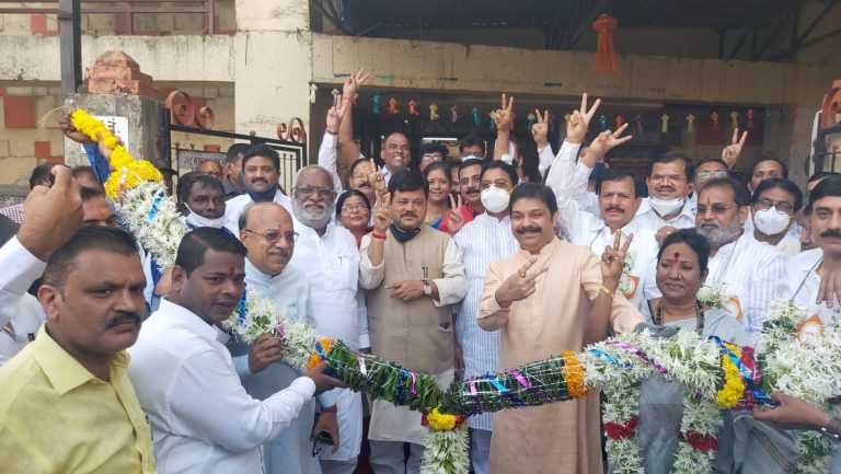 मुंबई बँक निवडणुकीत प्रविण दरेकर यांचे वर्चस्व-सहकार पॅनेलने सर्व २१ जागा पटकाविल्या