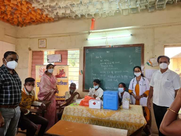 शाळांमध्ये लसीकरणास सुरुवात-नगरसेविका नागपुरे यांच्या प्रयत्नांना यश