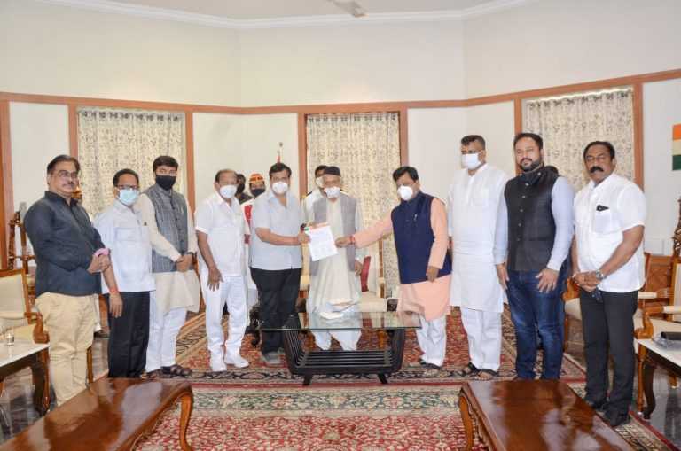नाना पटोले यांच्यावरील कारवाईसाठी भाजप शिष्टमंडळाने घेतली राज्यपालांची भेट