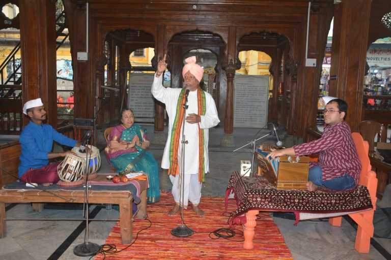 पोटाची विद्या शिकविणारा गुरु सर्वात मोठा