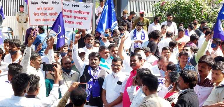 वाईन विक्री:दुकानात घुसून ‘बाटली फोडो’ आंदोलन करण्याचा इशारा