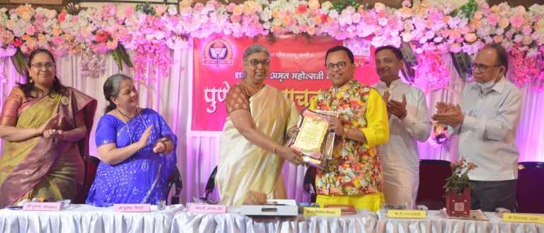 सुमेधा चिथडे, विनायक रानडे, टी.एन.परदेशी यांना पुरस्कार प्रदान