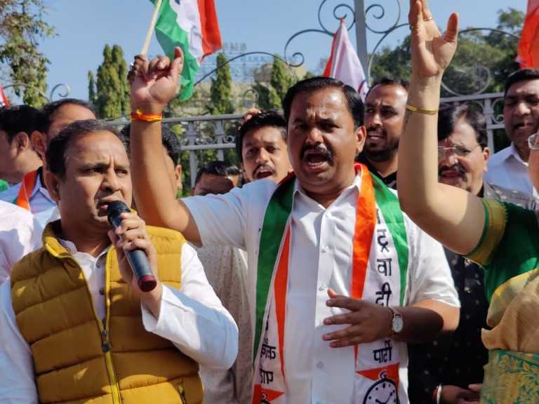 मोदींच्या रुपात देशात उभी फूट पडणारा पंतप्रधान -प्रशांत जगताप