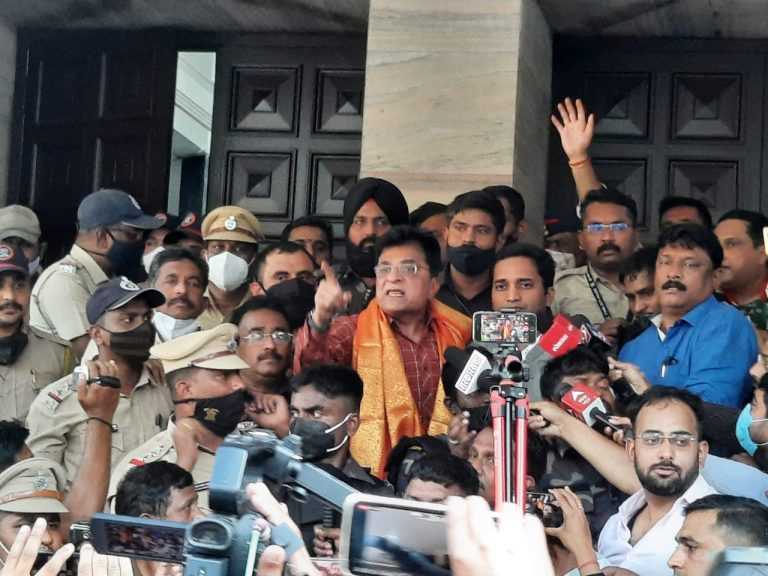 किरीट सोमैयांचे पोलीस आयुक्त अमिताभ गुप्ता यांच्यावर गंभीर आरोप