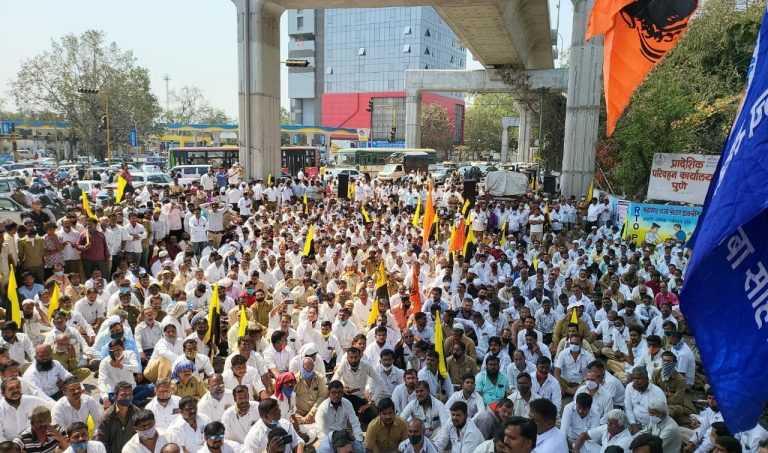 केंद्र सरकार ओला, उबेर, भांडवलदार कंपन्यांना पाठीशी घालत आहे – बाबा कांबळे