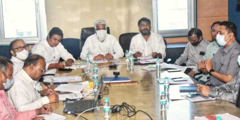 हळद संशोधन व प्रक्रिया धोरण अभ्यास समितीचा अहवाल खुला करुन सूचना मागवाव्यात – कृषीमंत्री दादाजी भुसे