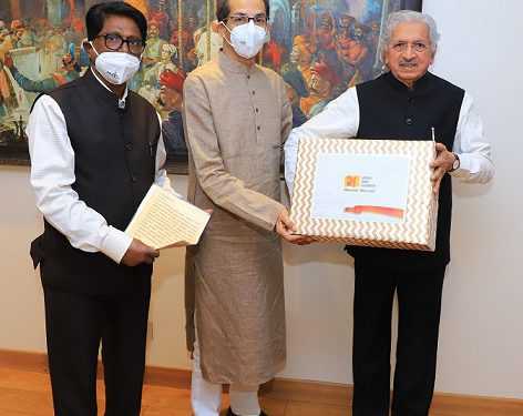 मराठीला ‘अभिजात’ दर्जाच्या मागणीसाठी ४ हजार पोस्ट कार्ड मुख्यमंत्र्यांच्या उपस्थितीत राष्ट्रपतींकडे रवाना